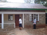 Arztzimmer und Apotheke in Tunywi